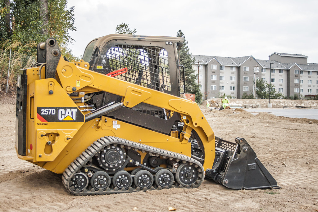 6 Types of Earth Moving Machines - Heavy Equipment Market Insights ...